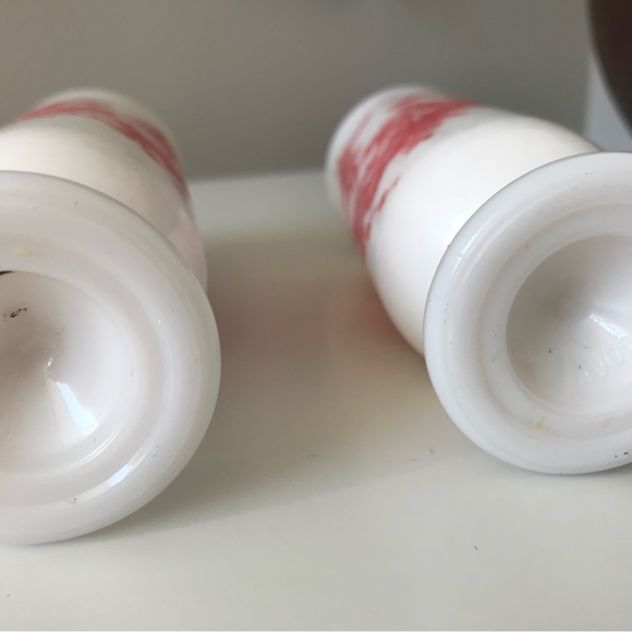 Avon vintage milk glass Demi-tasse cups. Set of 2 -Red - VGUC - Picture 5 of 6